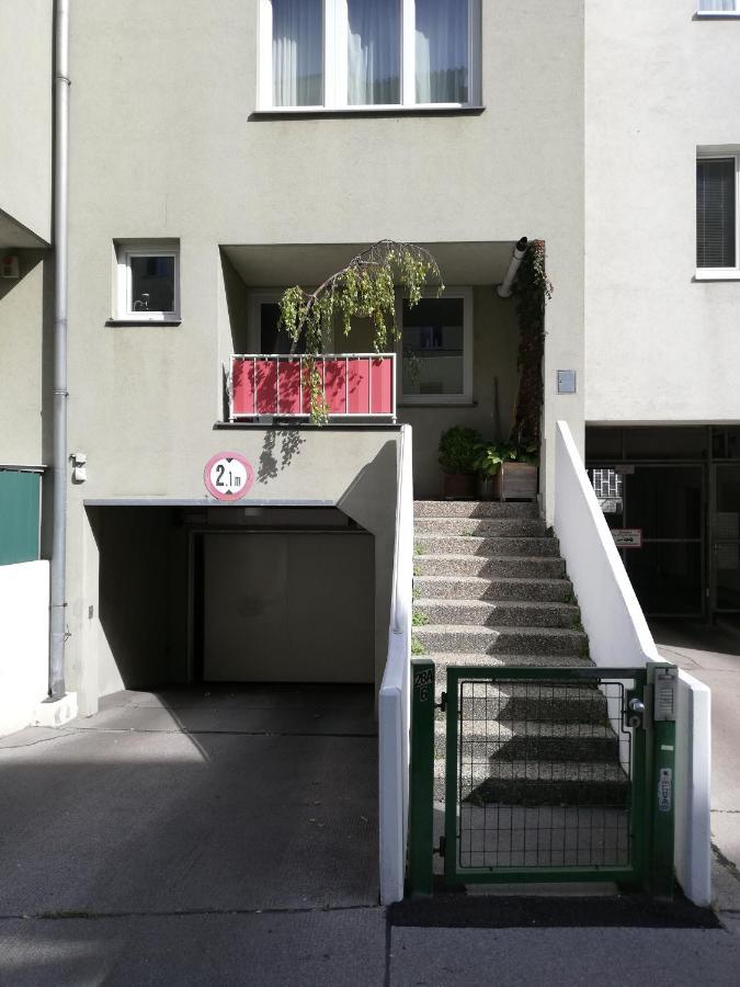 Room In Maisonette With Garden, Parking Place Vienna Esterno foto